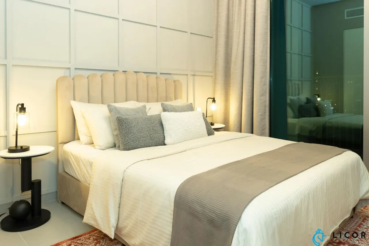 New 2BR Apt next to DubaiMall, pool view of BurjKh 5