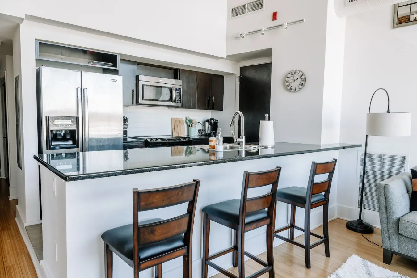 1st Floor Condo -Walk to Old City & Market Square 16