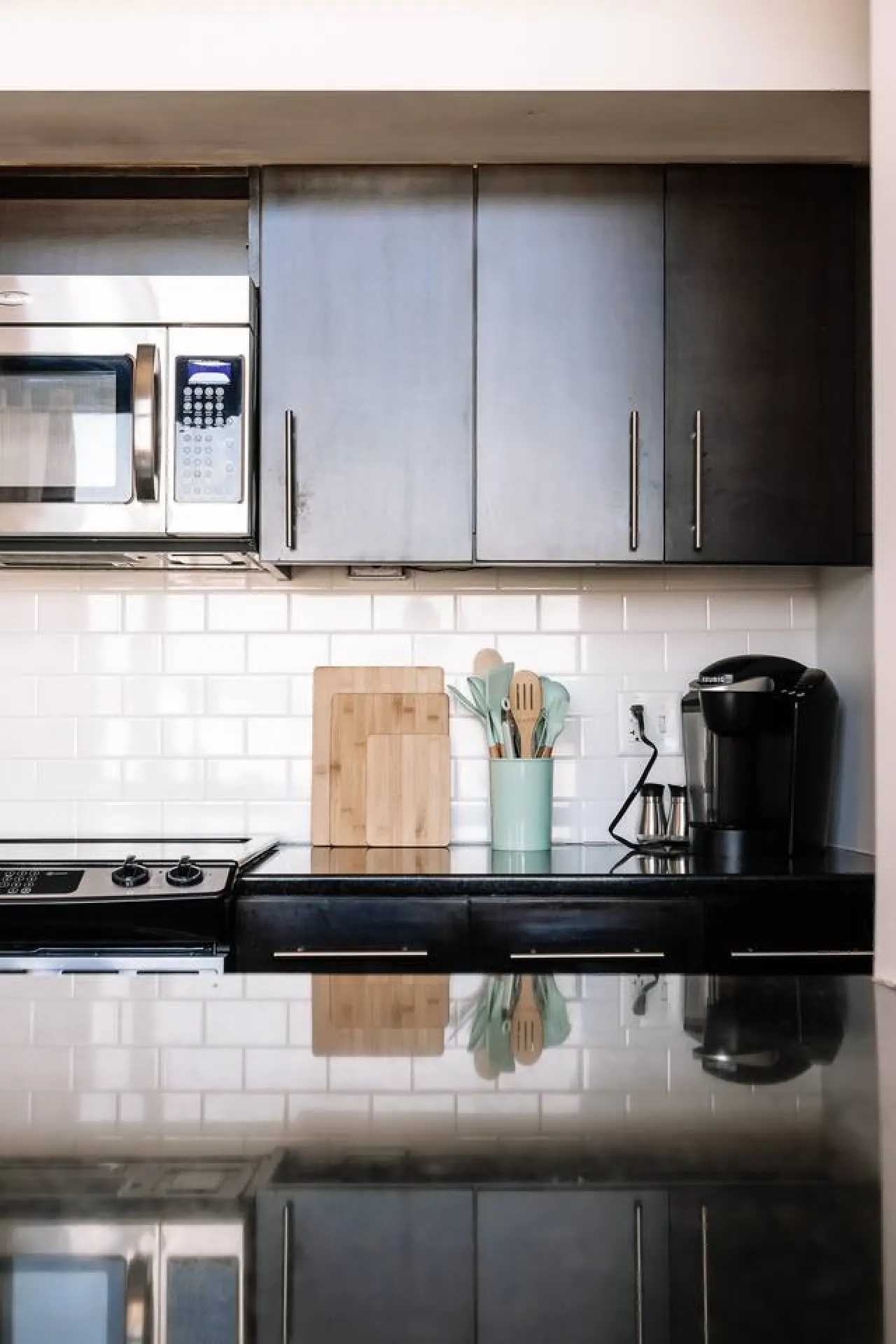 1st Floor Condo -Walk to Old City & Market Square 18