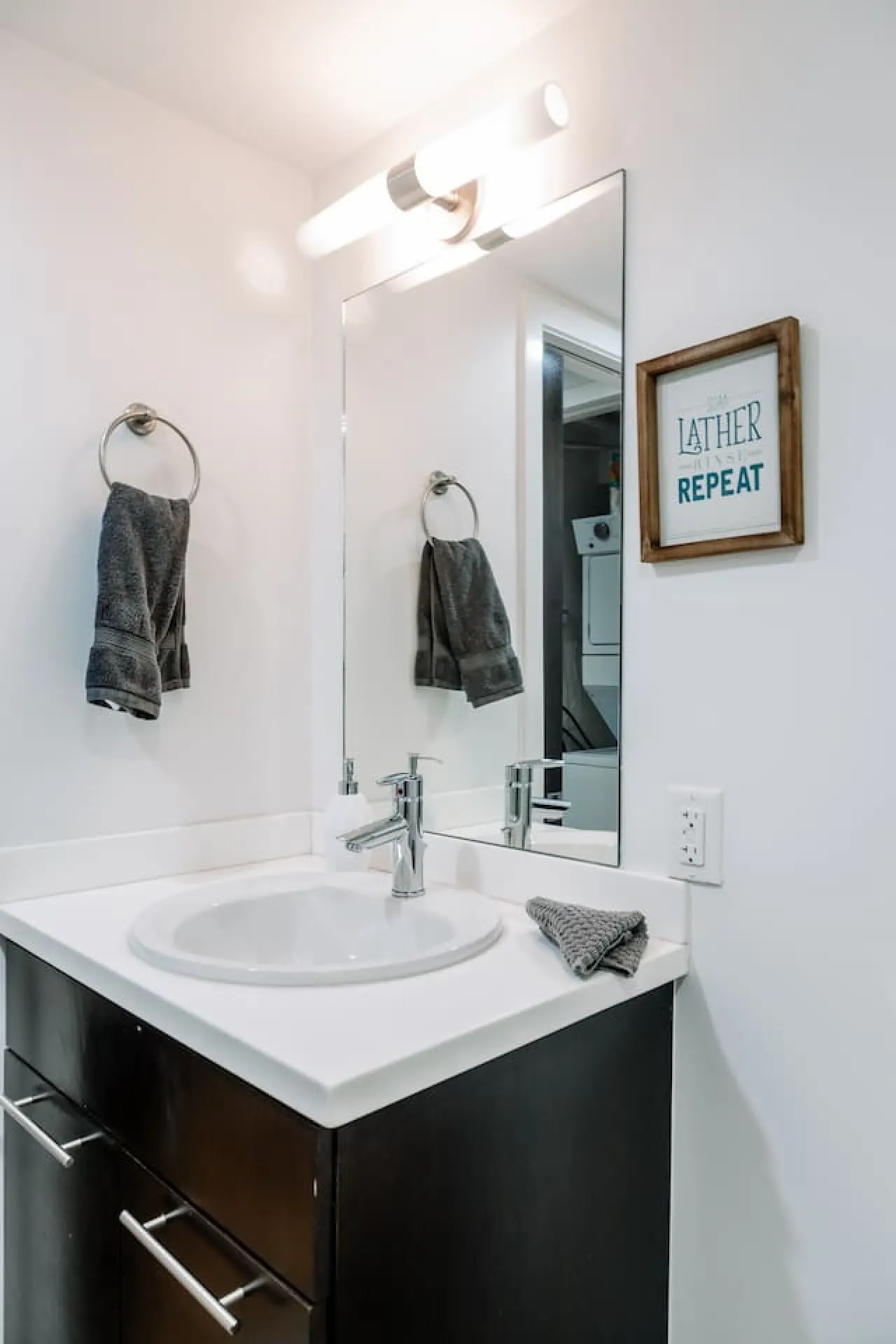 1st Floor Condo -Walk to Old City & Market Square 19