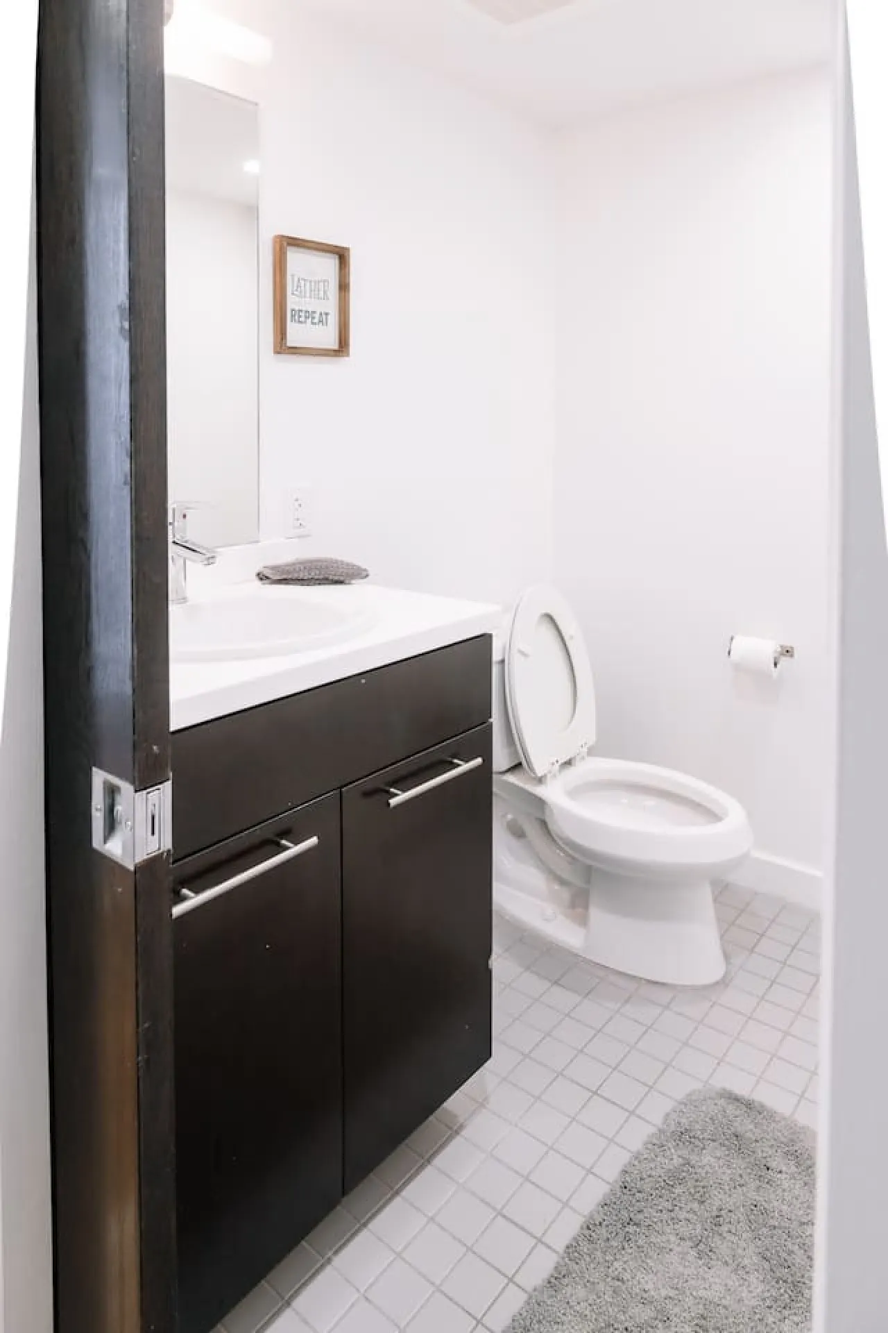 1st Floor Condo -Walk to Old City & Market Square 20