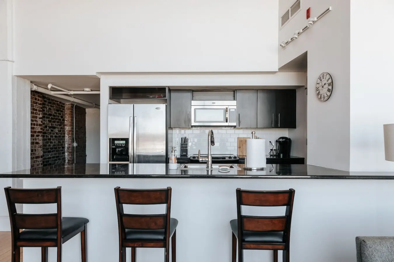 1st Floor Condo -Walk to Old City & Market Square 7