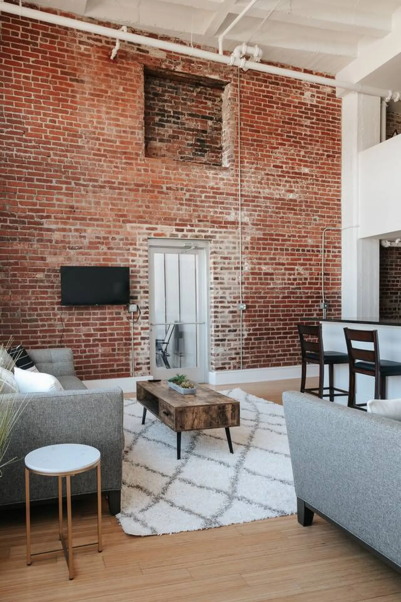1st Floor Condo -Walk to Old City & Market Square 8