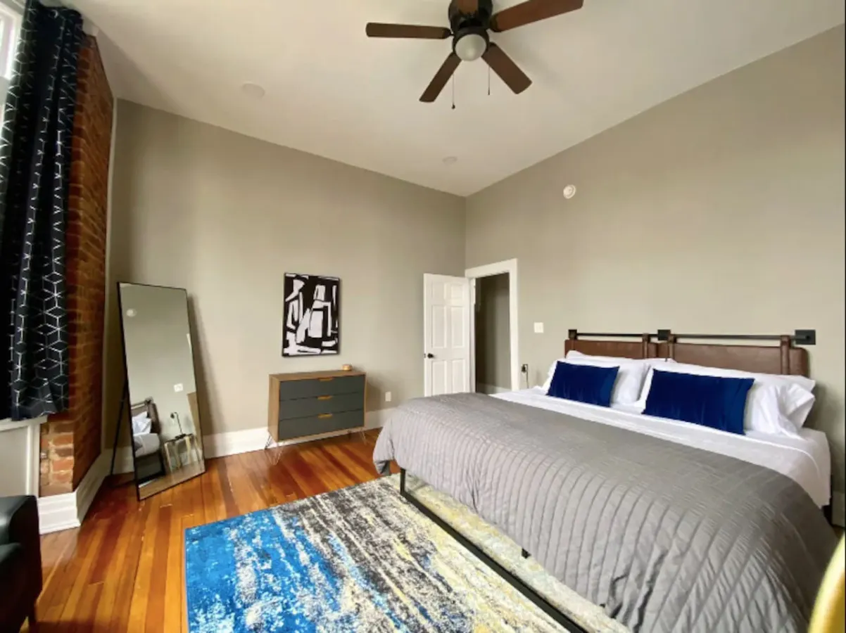 Huge Luxury House - 4 king beds, fire pit, grill 10