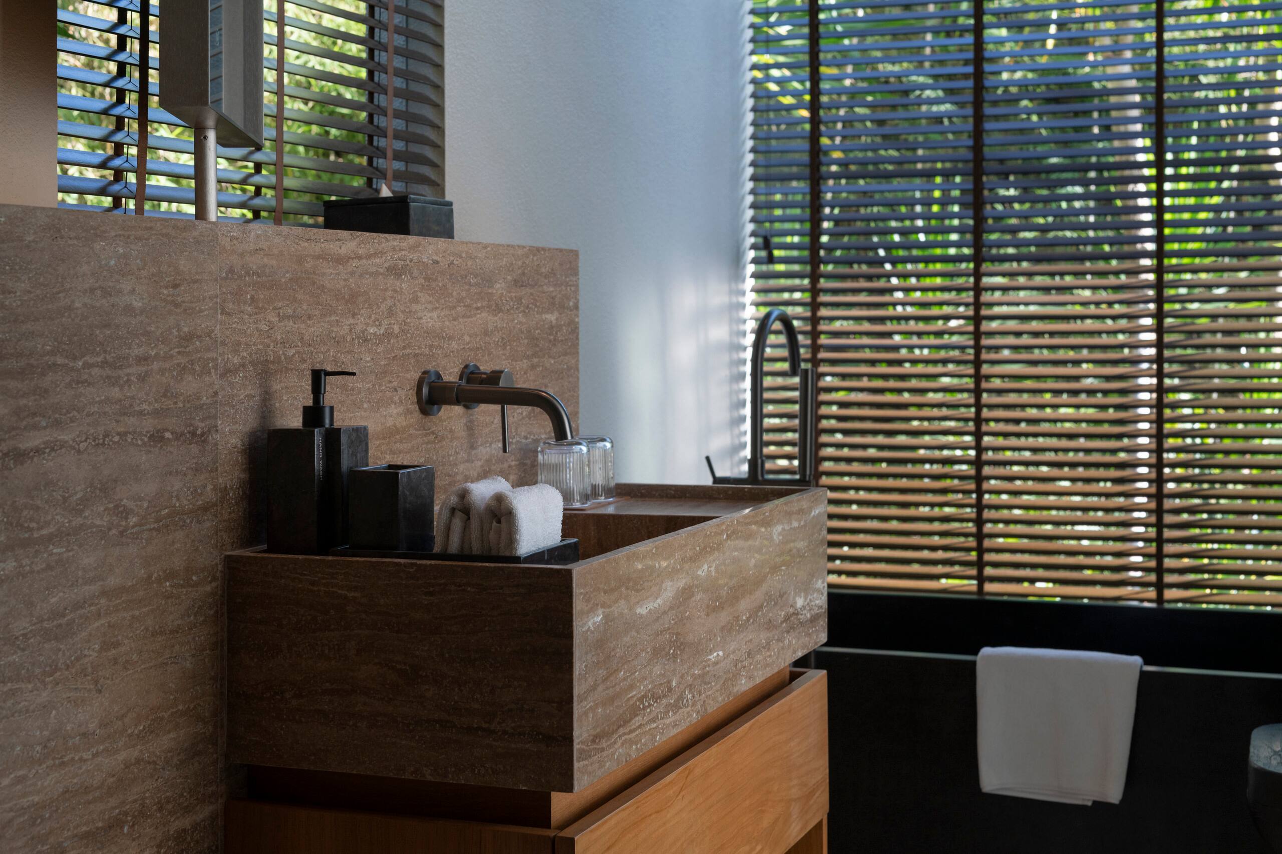 Designer canyon-view villa in Uluwatu 38