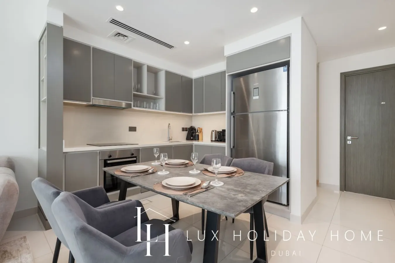 LUX The Luxury Sunrise Beachfront Suite 3 8