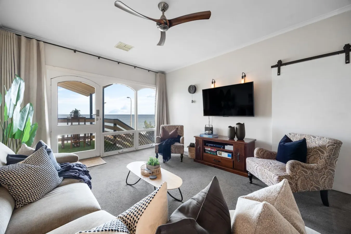 Horizon 235—Seaview Hideaway on the Esplanade