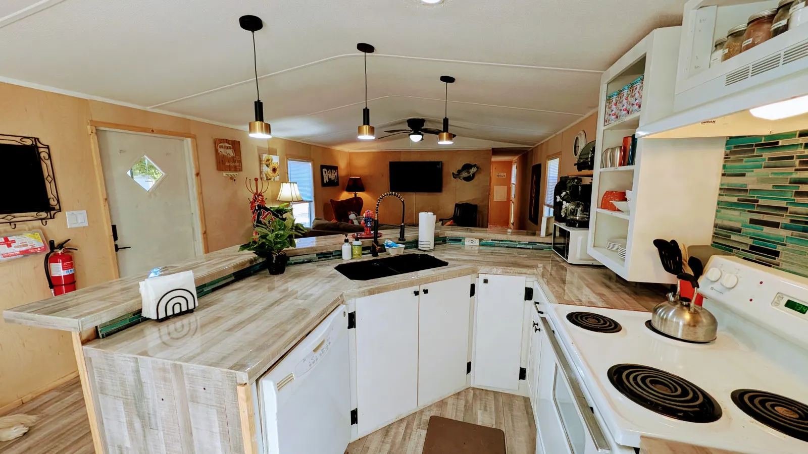 NEW! TigerCub -- Cozy 2BR Guest House on 20 Acres | 20 Minutes from Auburn — photo 2