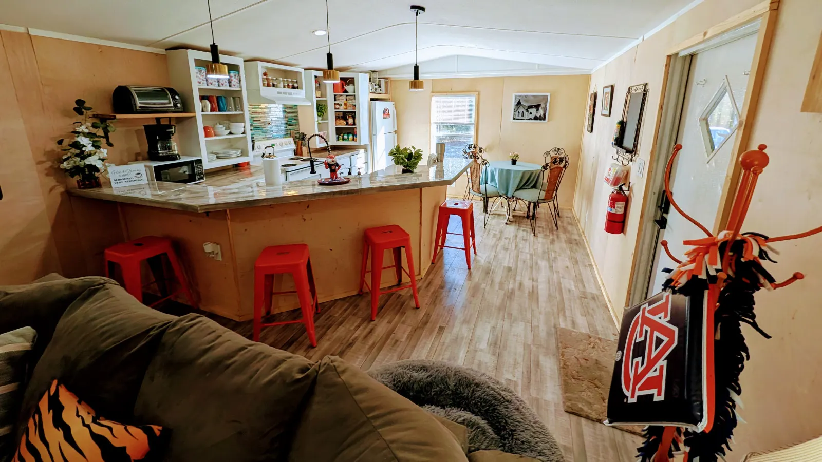 NEW! TigerCub -- Cozy 2BR Guest House on 20 Acres | 20 Minutes from Auburn — photo 4