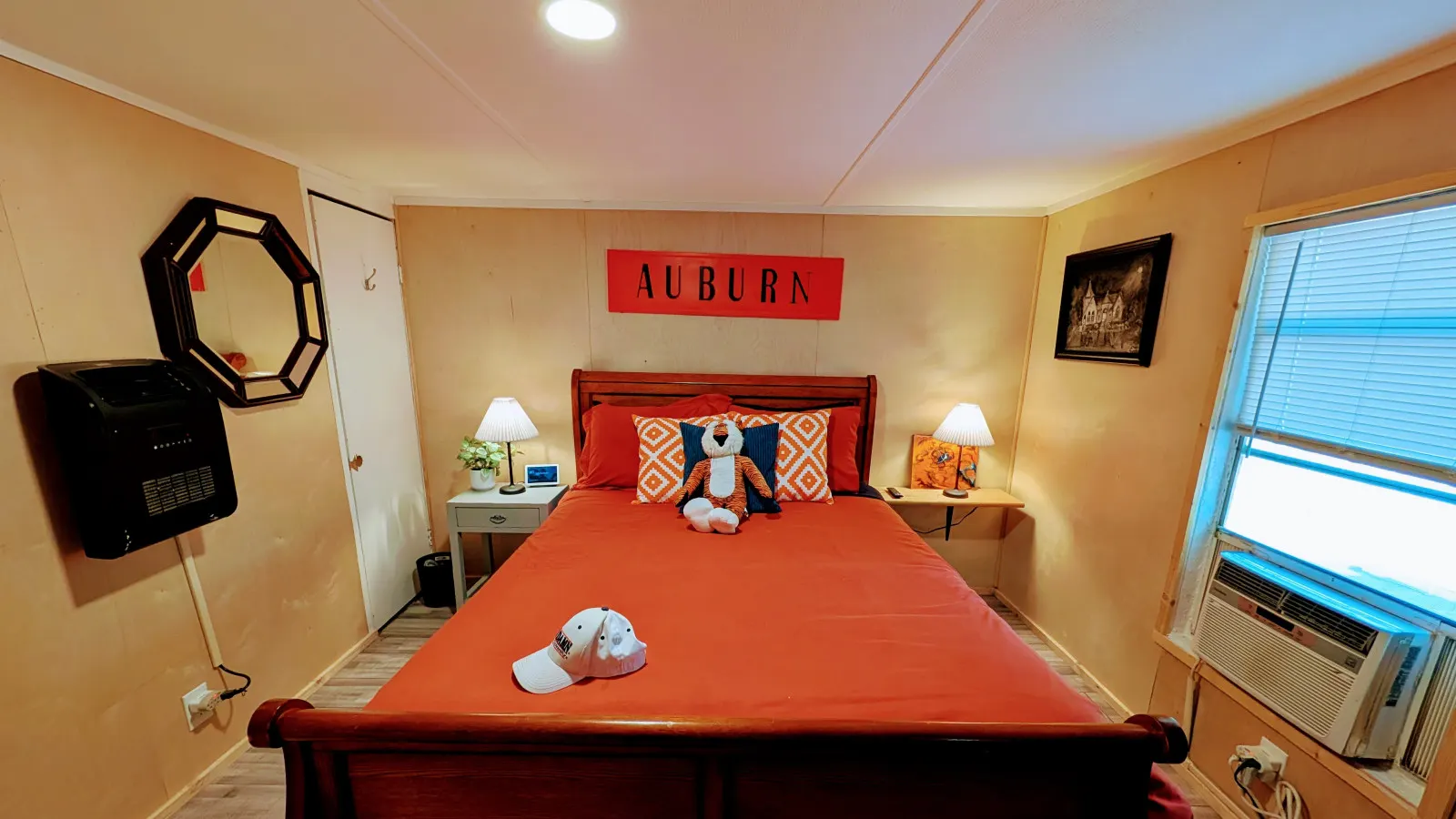 NEW! TigerCub -- Cozy 2BR Guest House on 20 Acres 20 Minutes from Auburn 7