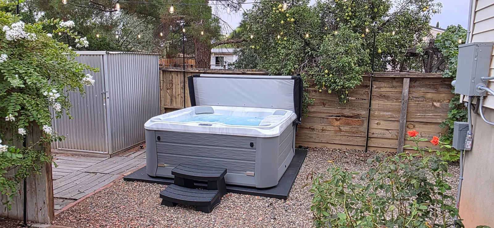 Hot Tub, Paddleboards, Air Hockey, Grill, Fire Pit, W/D, Sleeps 16, up 1
