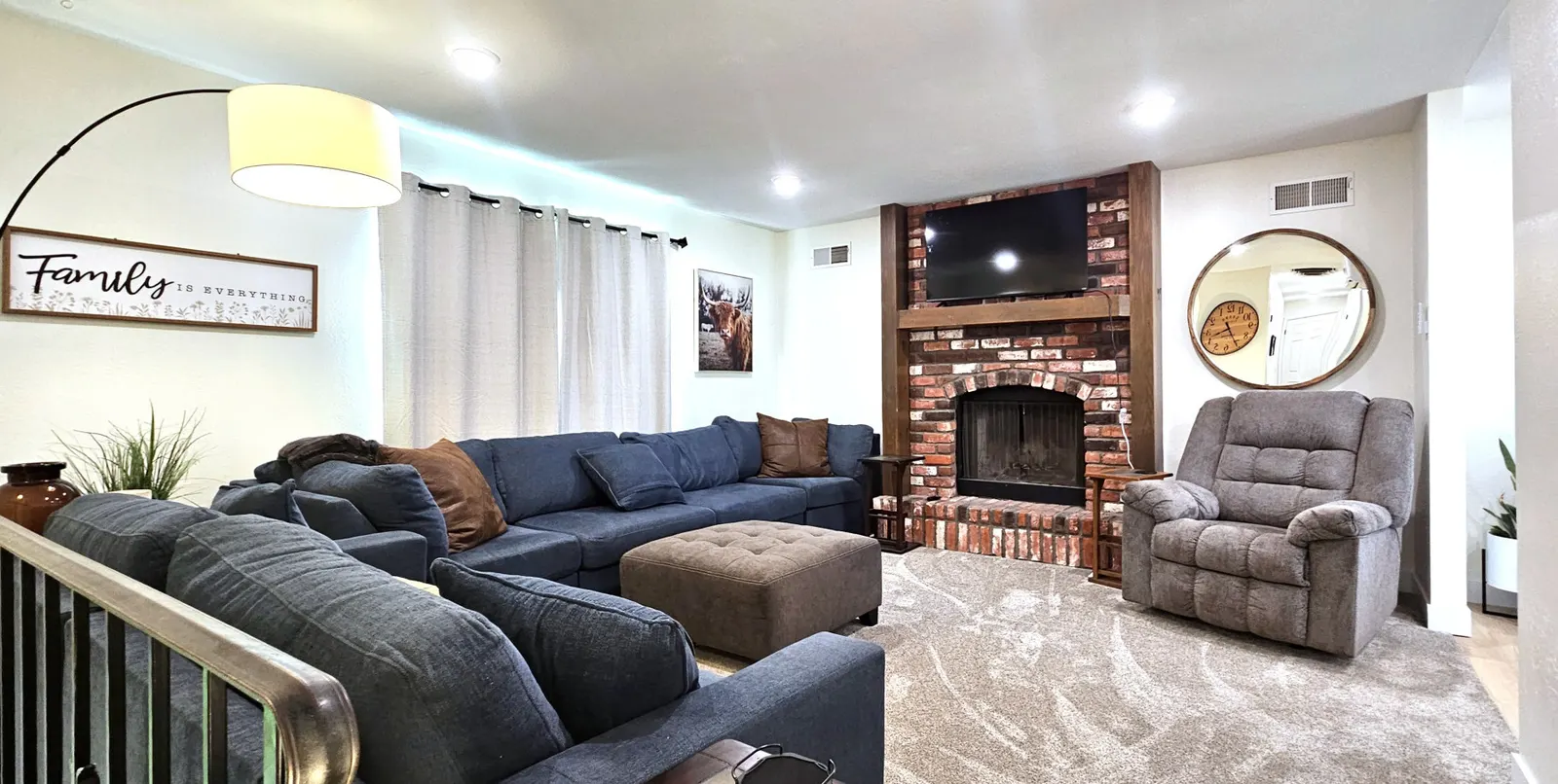 Hot Tub, Paddleboards, Air Hockey, Grill, Fire Pit, W/D, Sleeps 16, up 2