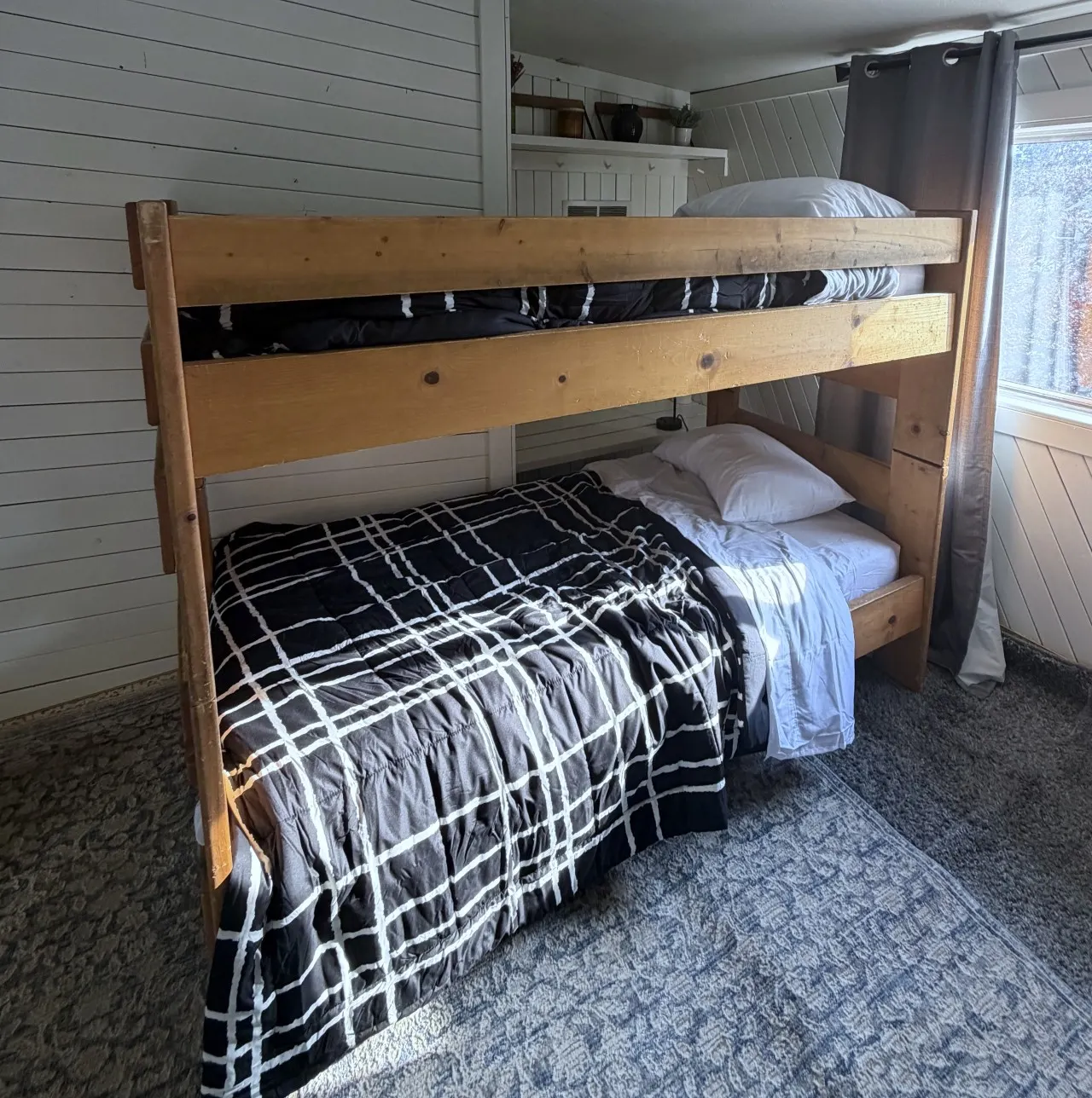 Hot Tub, Paddleboards, Air Hockey, Grill, Fire Pit, W/D, Sleeps 16, up 18