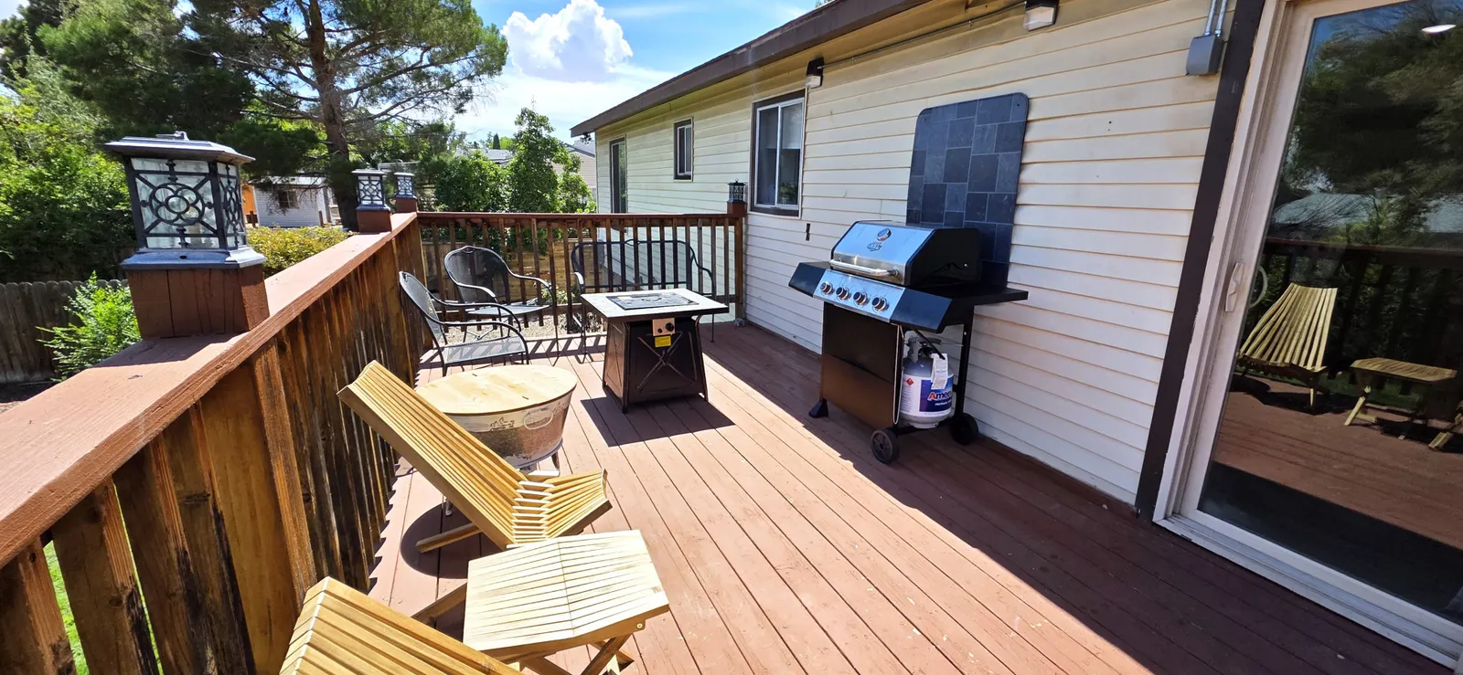 Hot Tub, Paddleboards, Air Hockey, Grill, Fire Pit, W/D, Sleeps 16, up 4