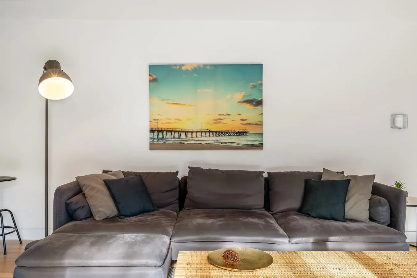 Modern Sandy Bay Apt - Close to Salamanca & CBD 12