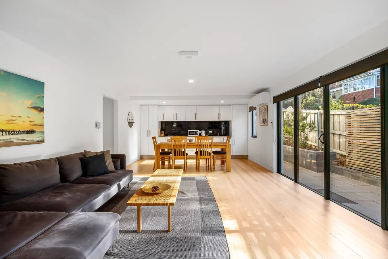 Modern Sandy Bay Apt - Close to Salamanca & CBD 14
