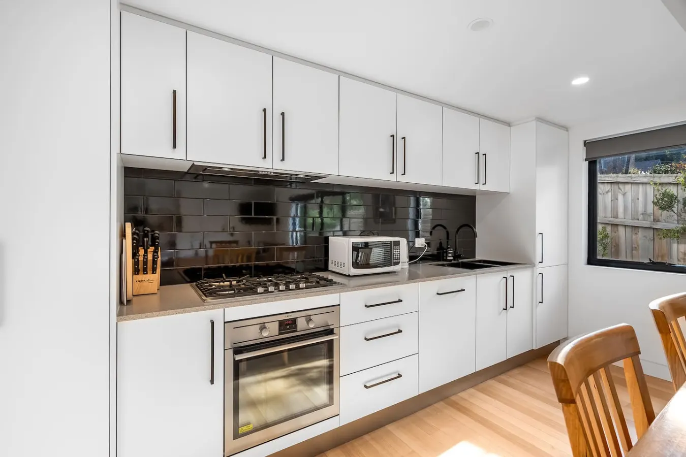 Modern Sandy Bay Apt - Close to Salamanca & CBD 7