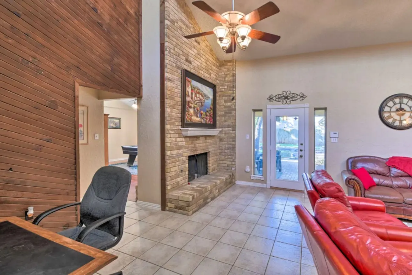 3 Bedroom with a Pool 10