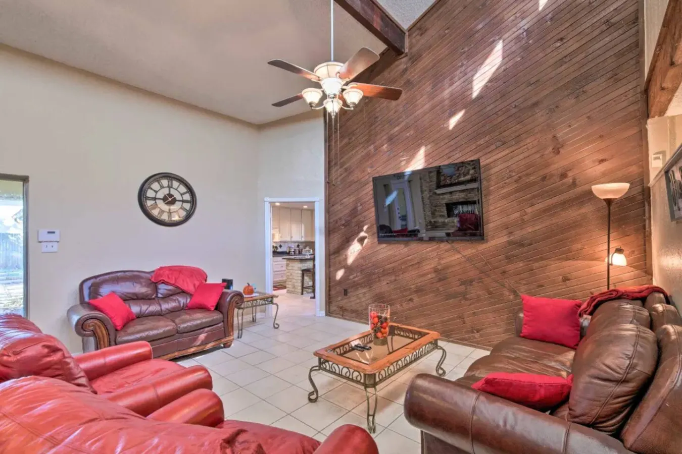 3 Bedroom with a Pool 12