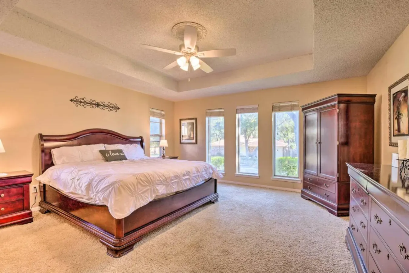 3 Bedroom with a Pool 13