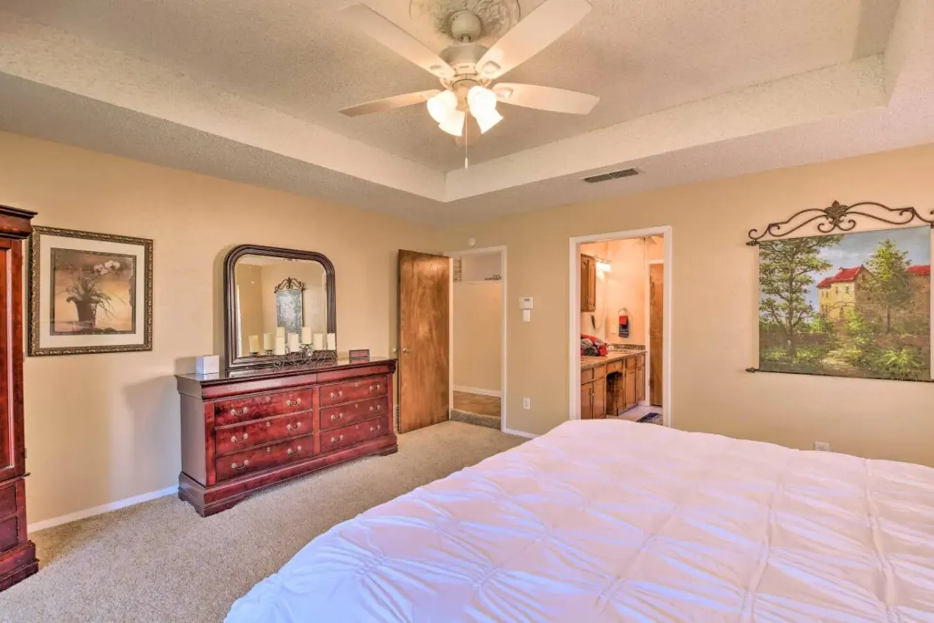 3 Bedroom with a Pool 15