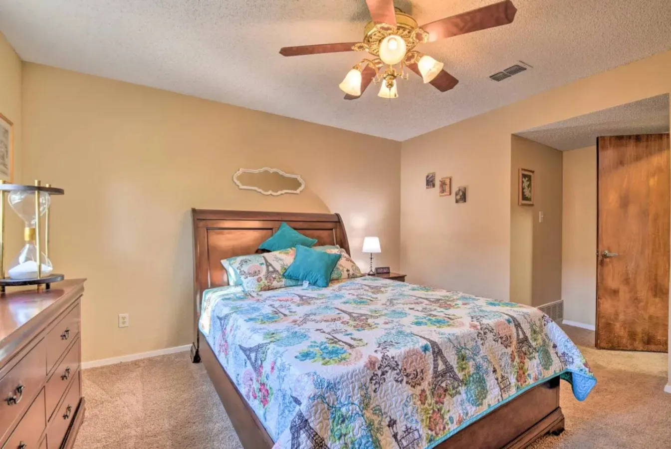 3 Bedroom with a Pool 17