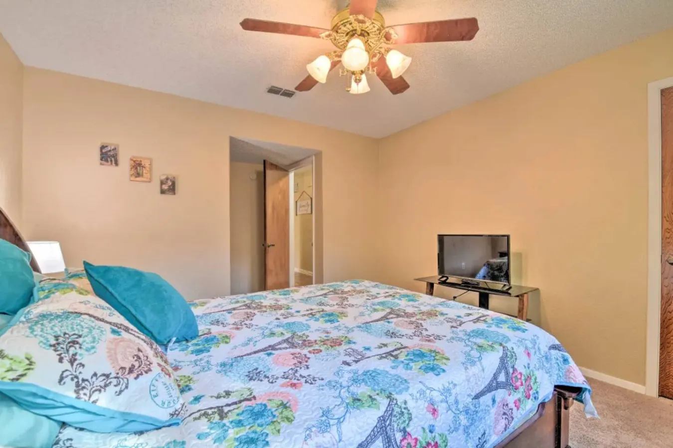 3 Bedroom with a Pool 18