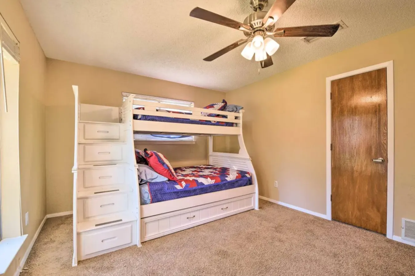 3 Bedroom with a Pool 19