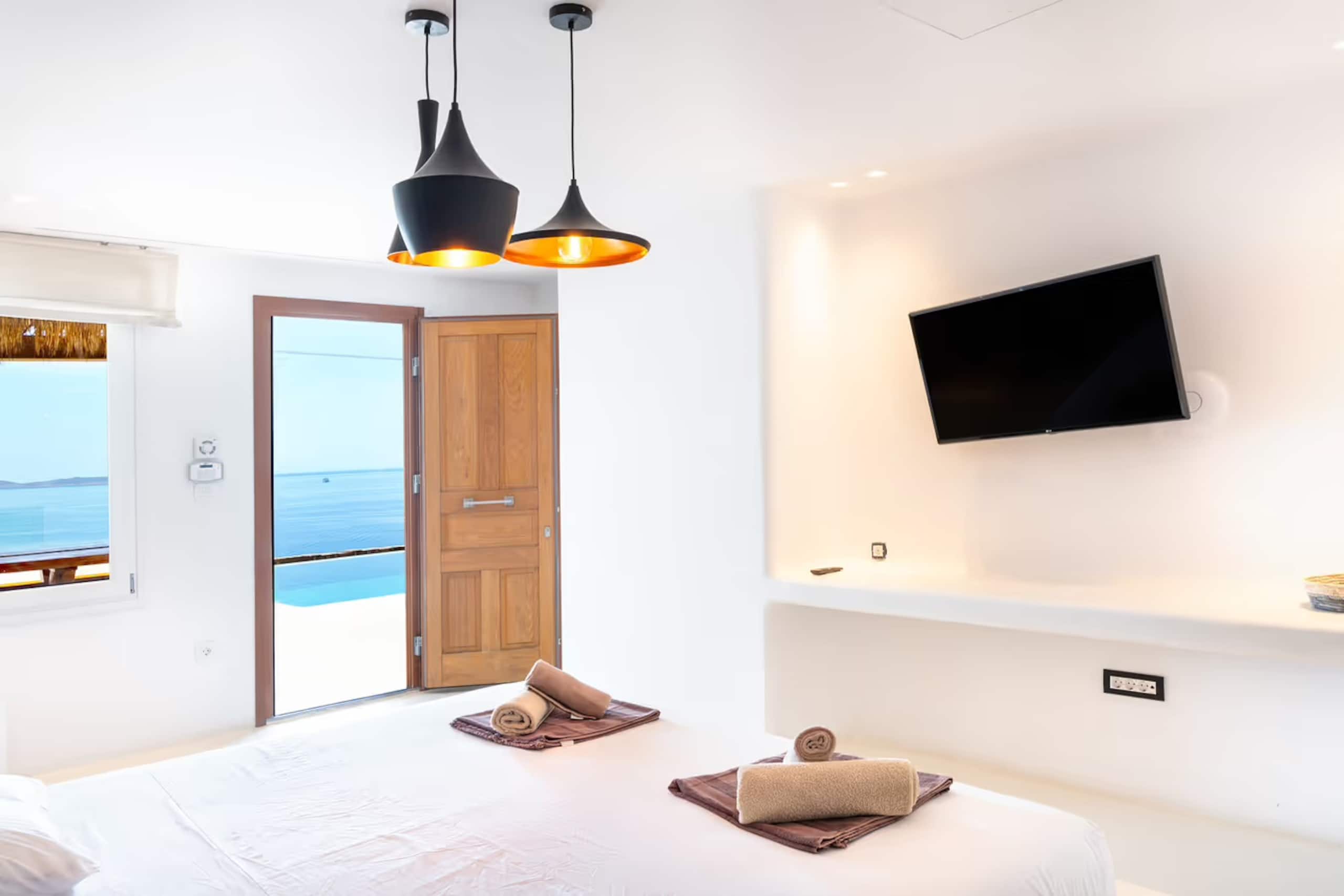 3BD Villa RiaMarChris Mykonos PrivPool Live&Travel 24
