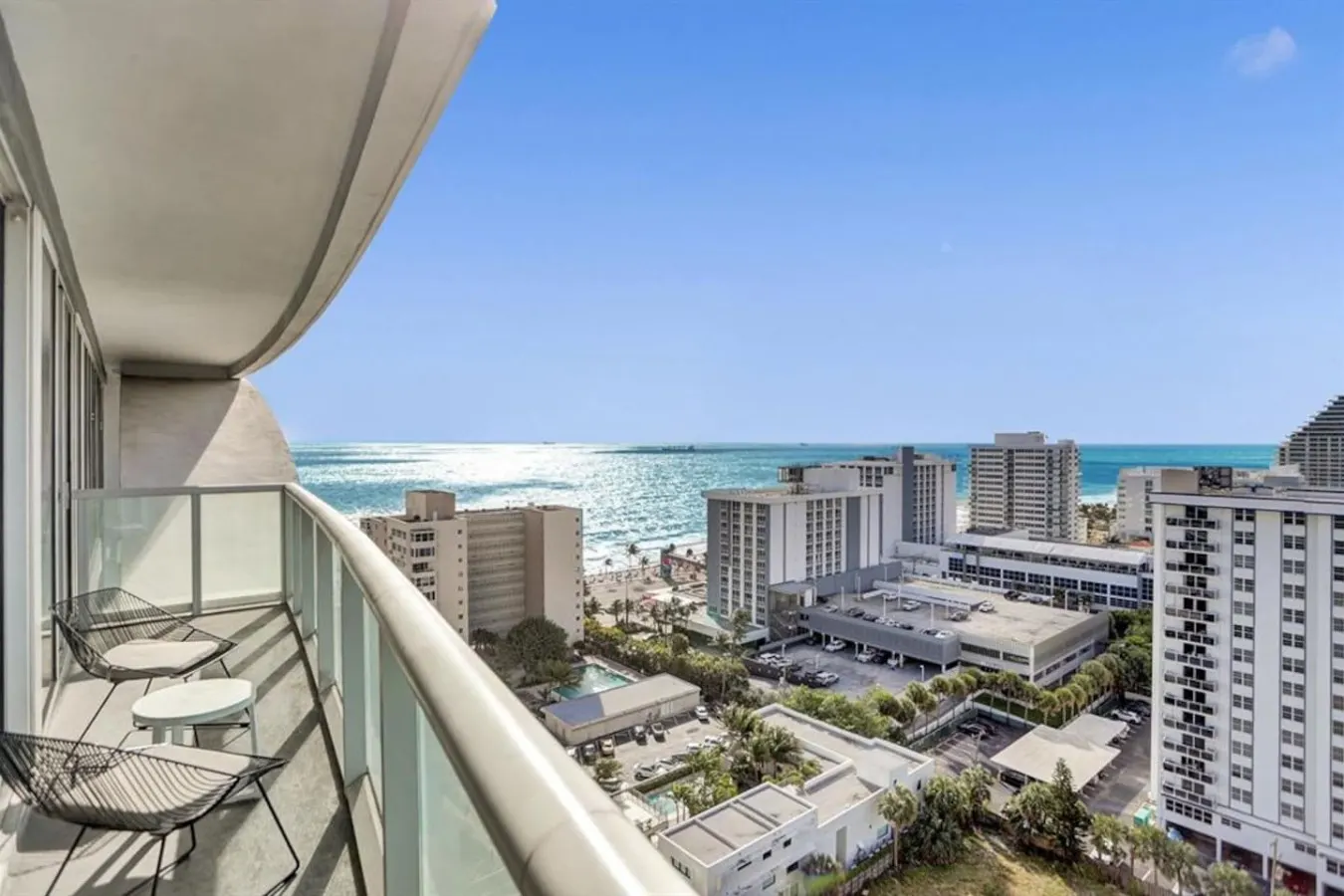 Luxurious Beachfront 17th Floor Condo-Arcade 2