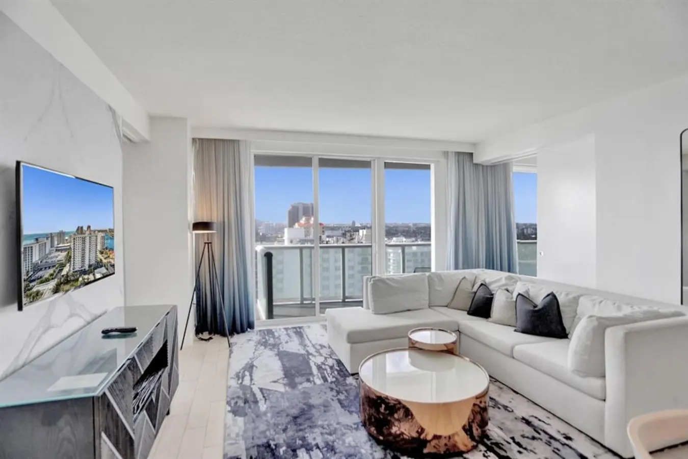 Luxurious Beachfront 17th Floor Condo-Arcade 10