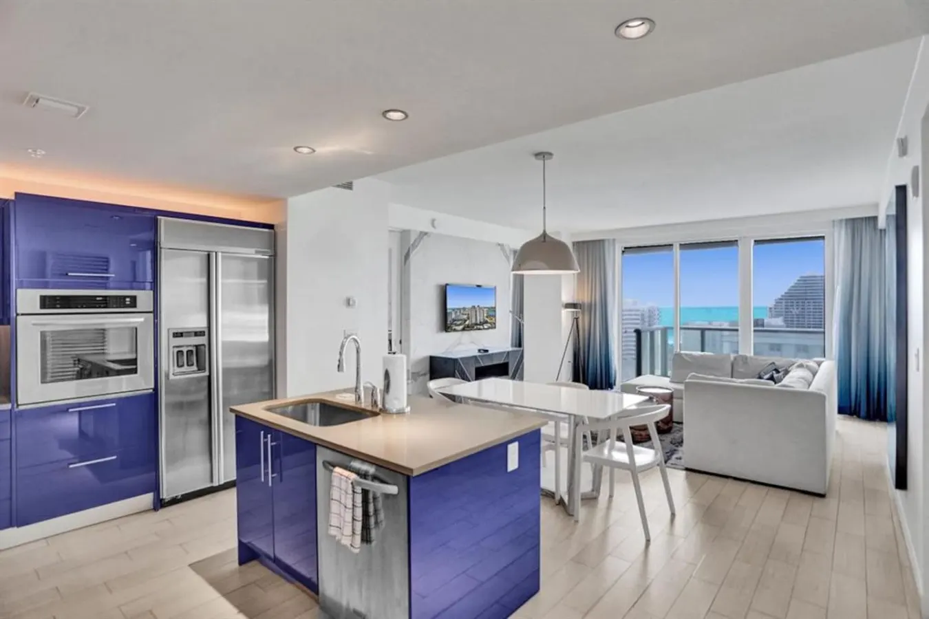 Luxurious Beachfront 17th Floor Condo-Arcade 14