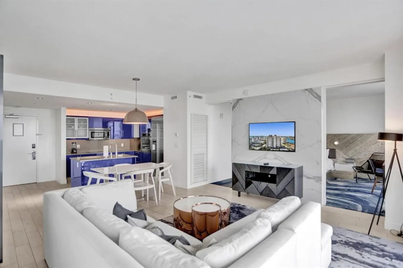 Luxurious Beachfront 17th Floor Condo-Arcade 3