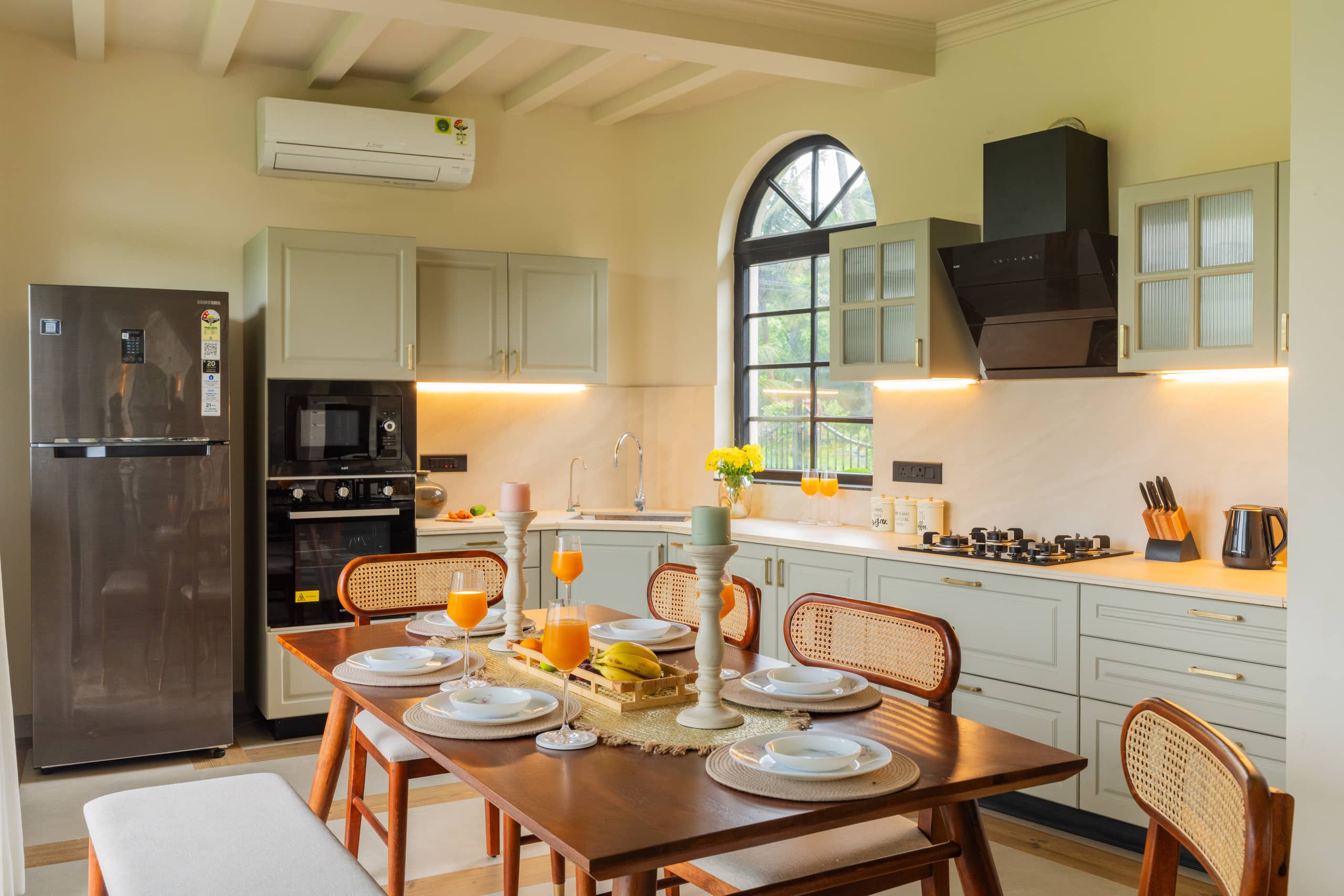 The Parra Hideaway | Pvt Pool & Chef | 5 Beds | 25