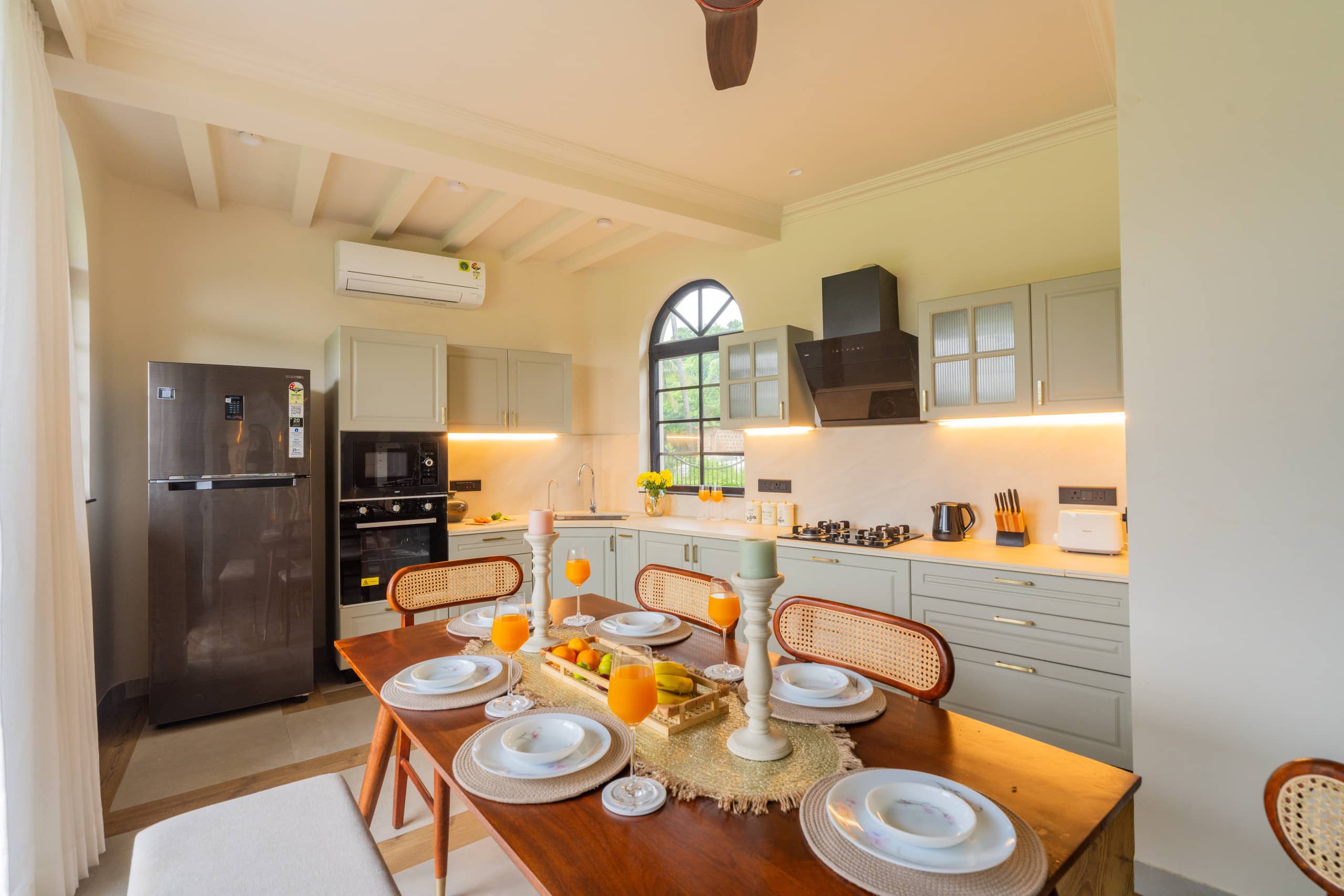 The Parra Hideaway | Pvt Pool & Chef | 5 Beds | 27
