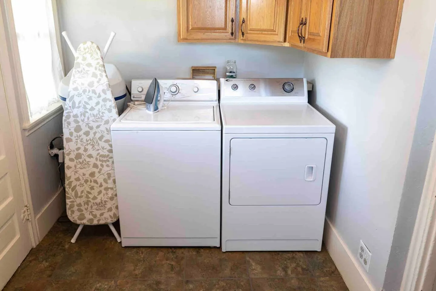Claw Foot Tub Full Kitchen RV Snow 12.9 mi 16