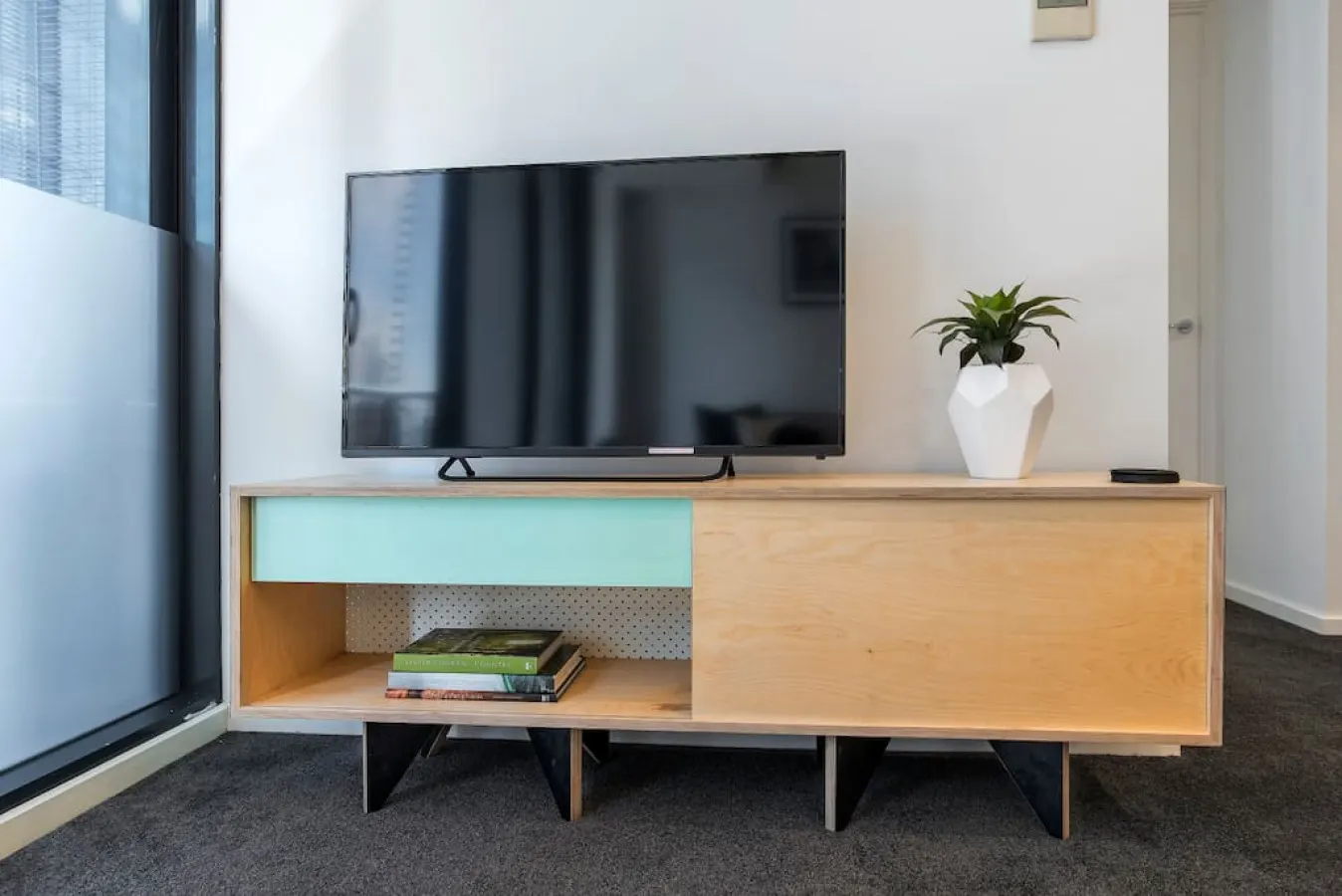 Ana: 2 Bed, 1 Bath Apartment 10