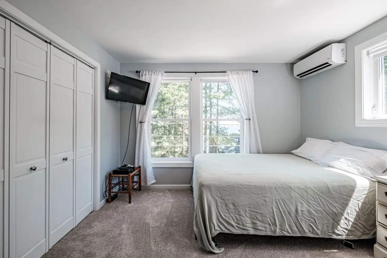 Sebago Splendor- Modern Home w. Sebago Lake views + water amenities 20