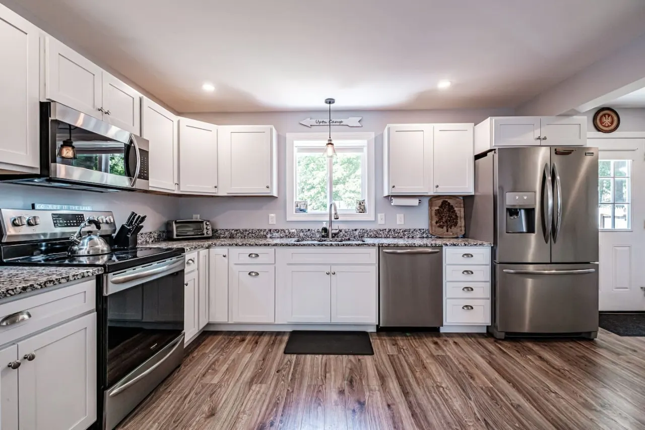Sebago Splendor- Modern Home w. Sebago Lake views + water amenities 4
