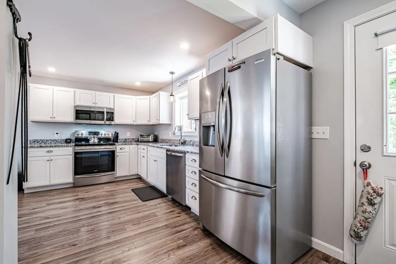 Sebago Splendor- Modern Home w. Sebago Lake views + water amenities 5