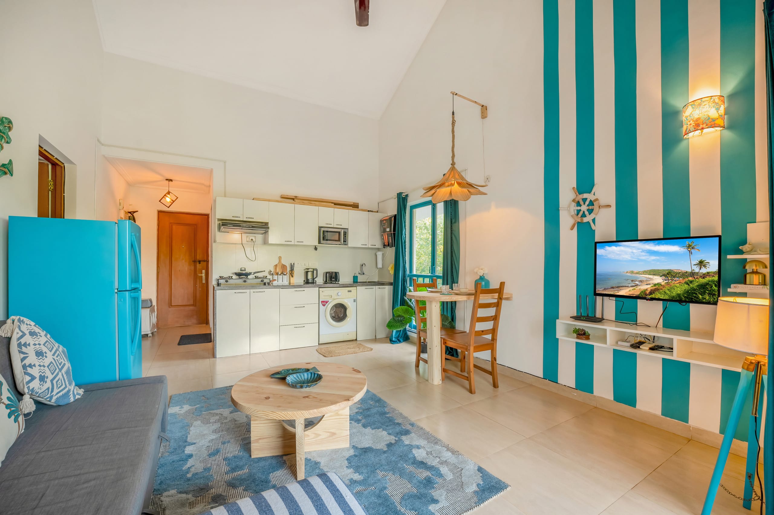 1BHK Penthouse w/ Pool & Balcony, 5min to Thalassa 5