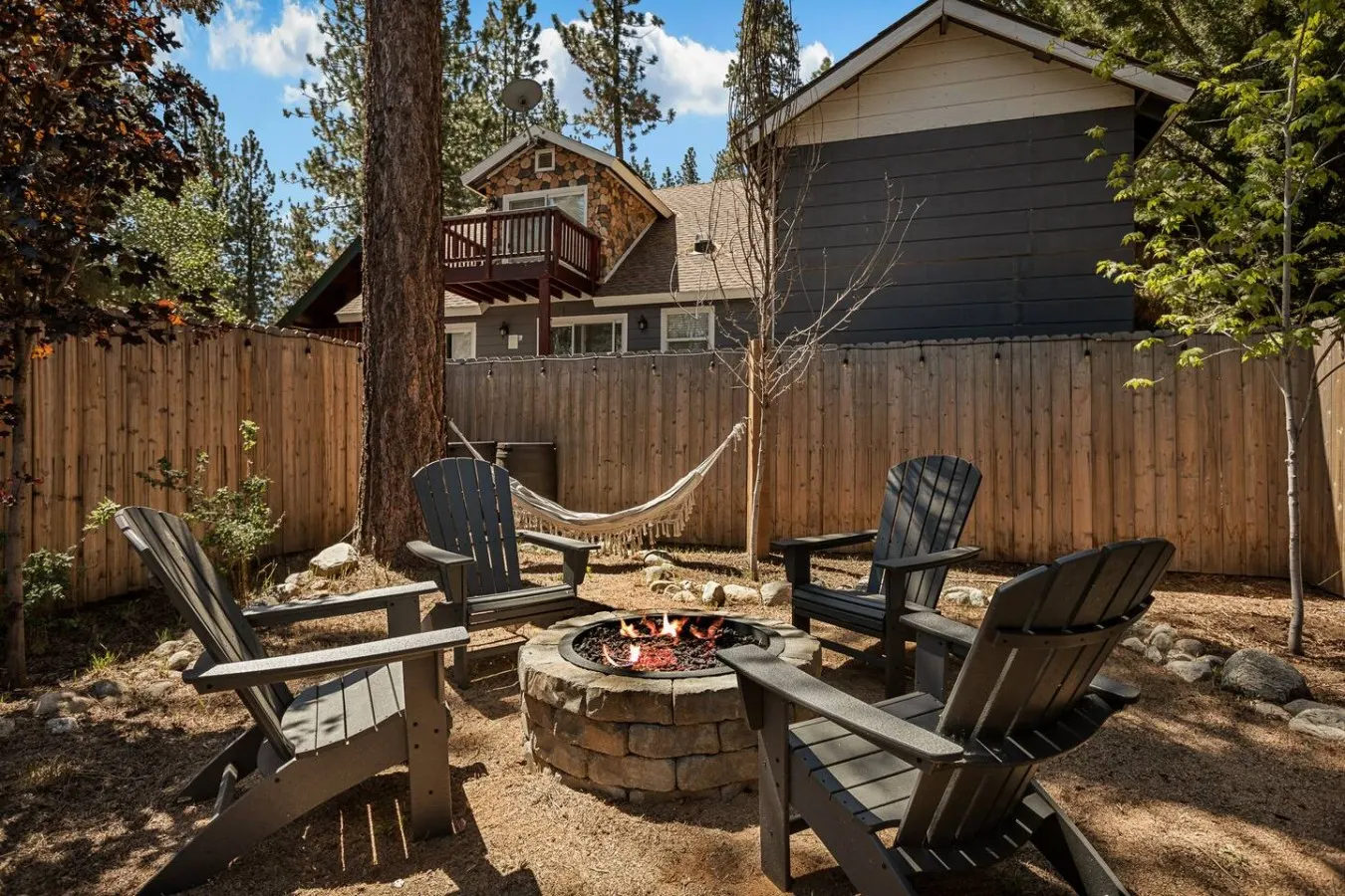 Brooklyn’s Cabin Hot Tub, Fire Pit, Near Trails 5