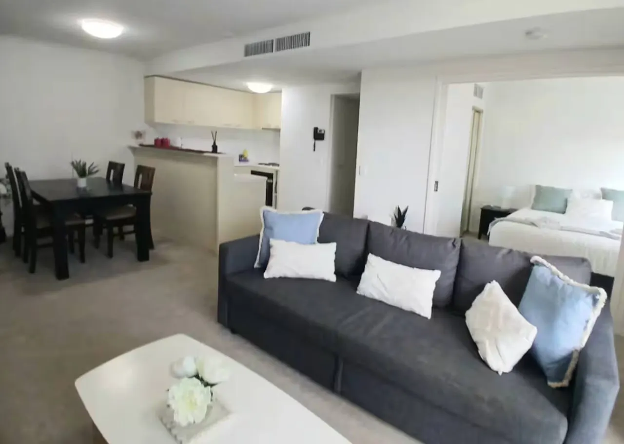 Stylish La Trobe Apartment 1