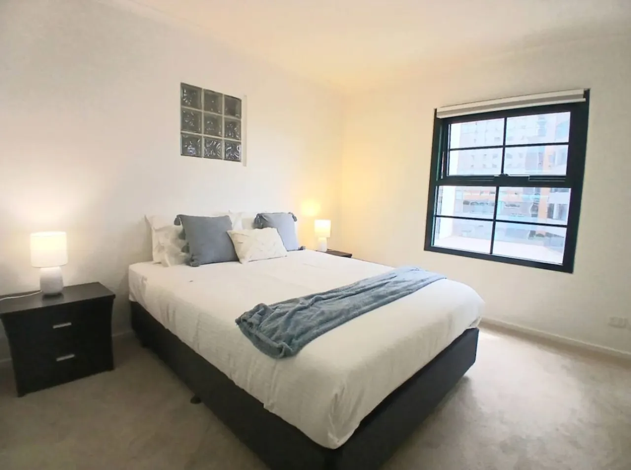 Stylish La Trobe Apartment 11