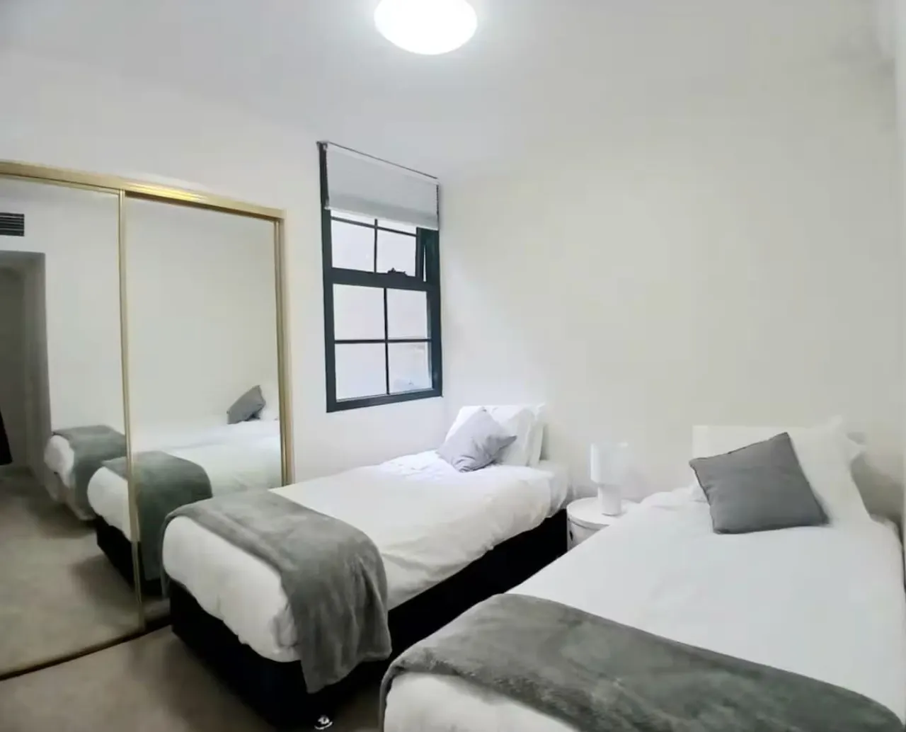 Stylish La Trobe Apartment 12