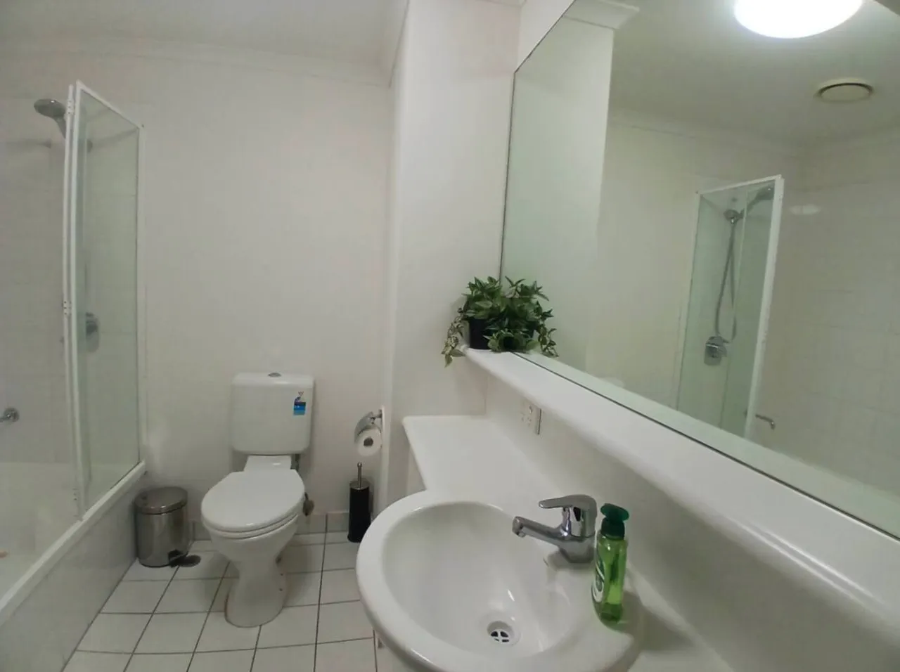 Stylish La Trobe Apartment 14