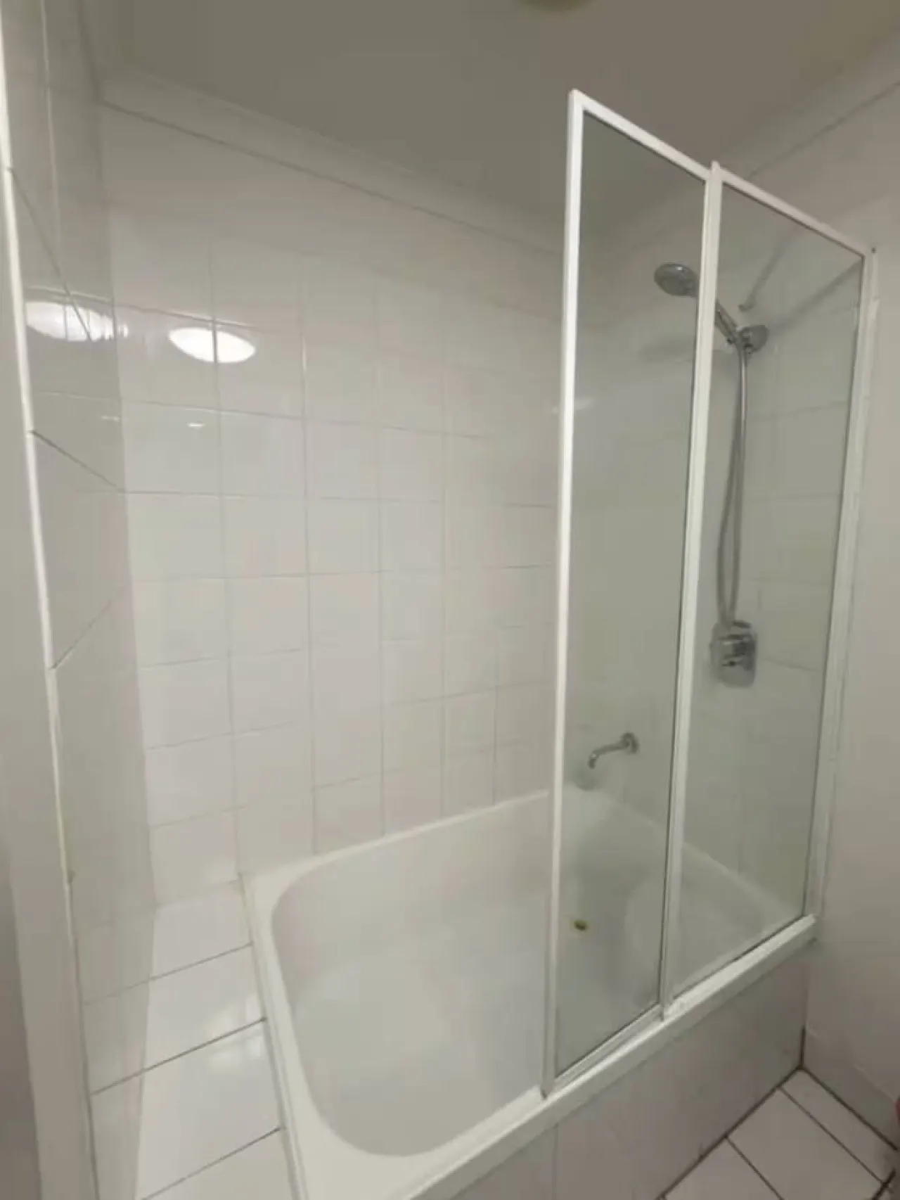 Stylish La Trobe Apartment 15