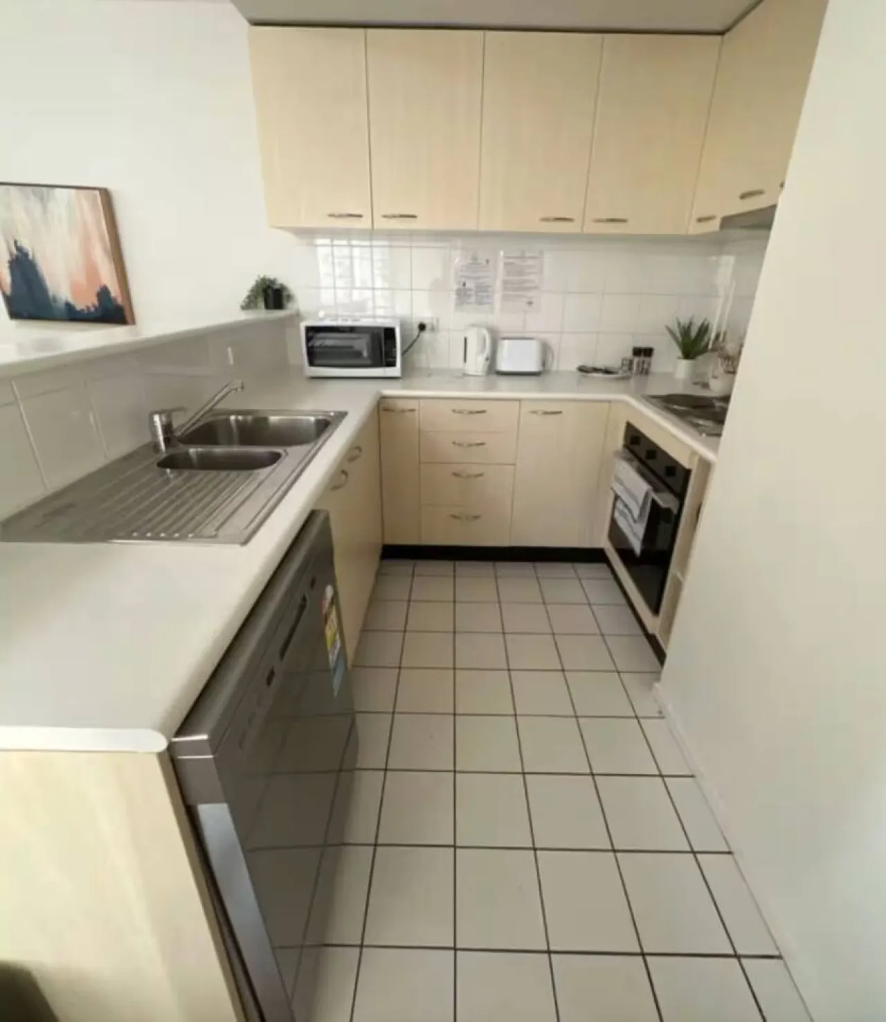 Stylish La Trobe Apartment 3
