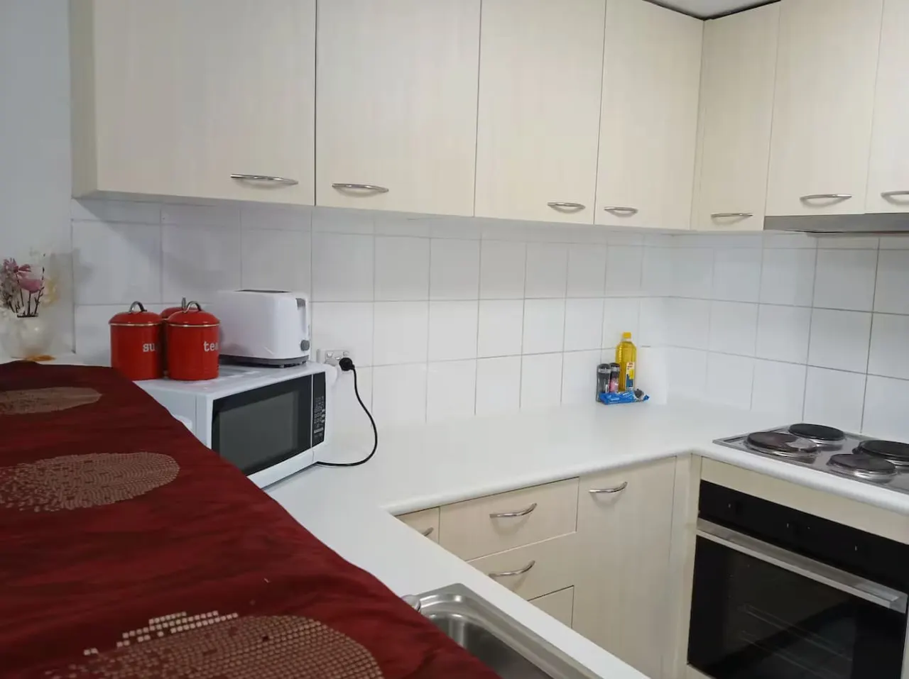 Stylish La Trobe Apartment 4