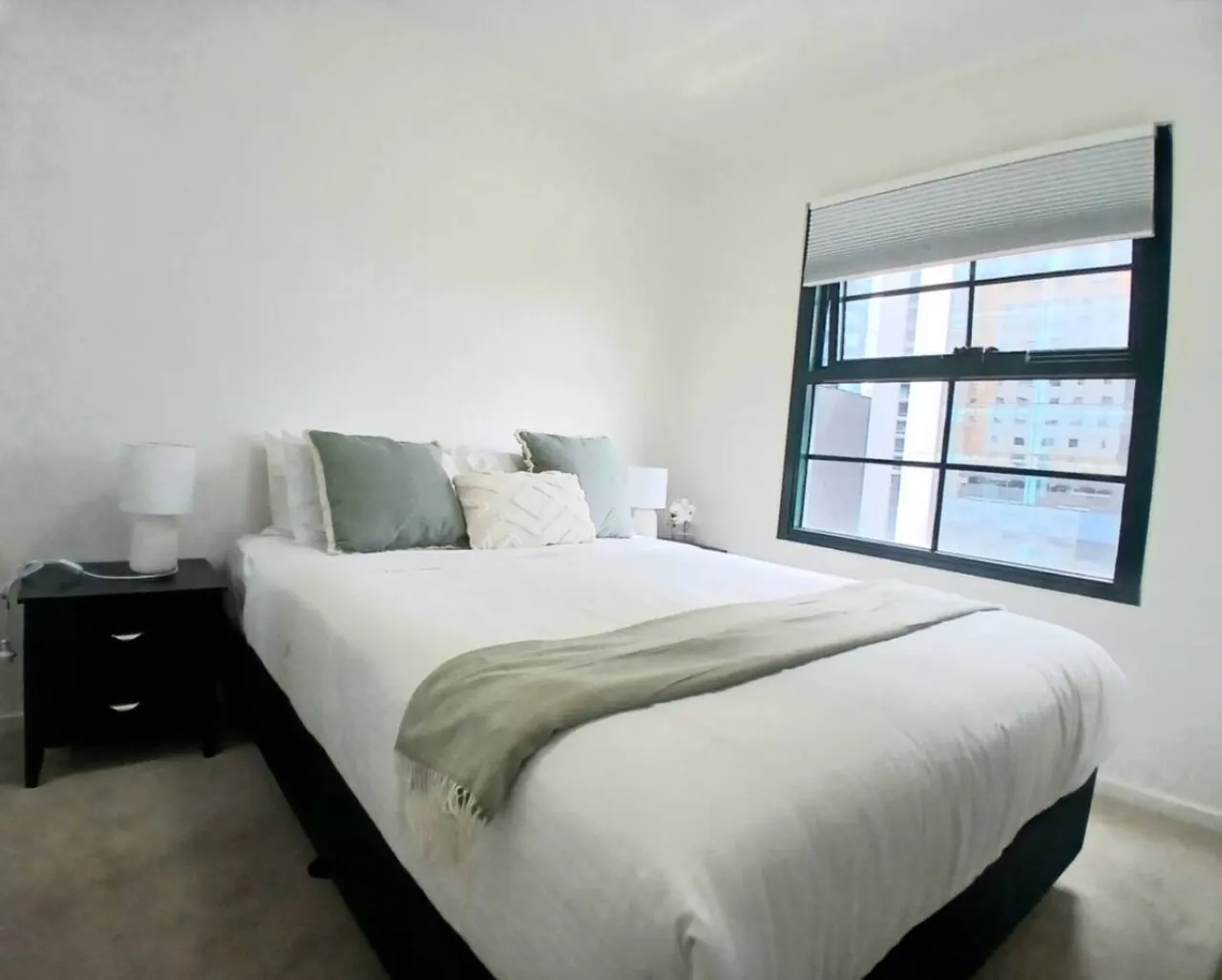 Stylish La Trobe Apartment 7